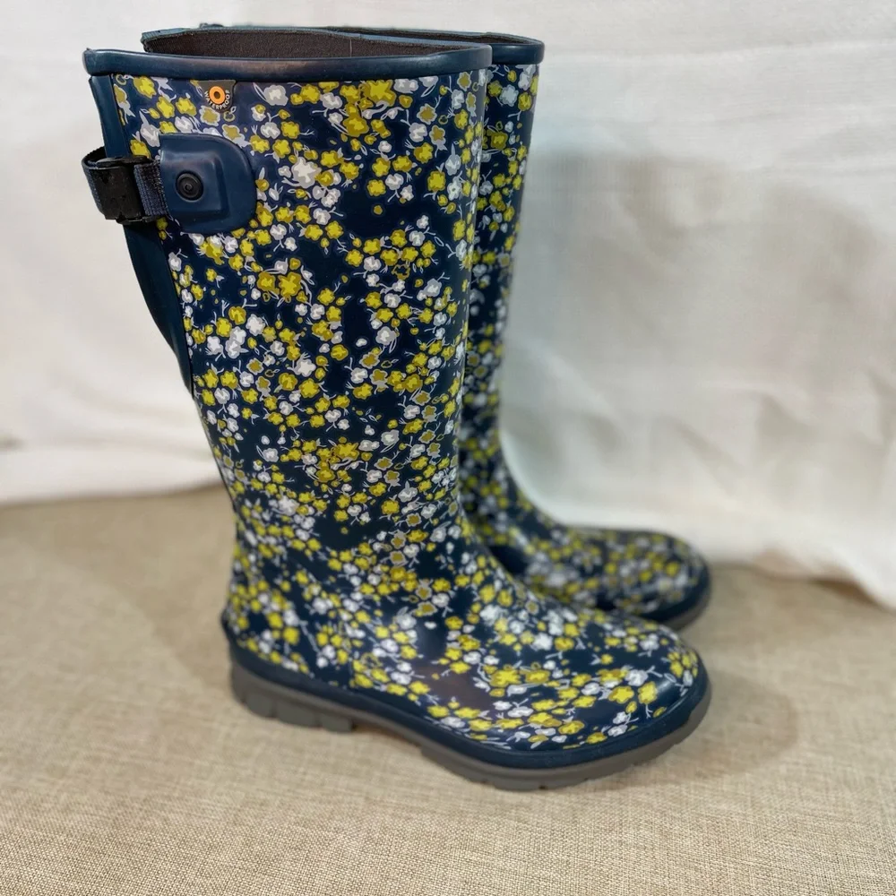 BOGS Womens Amelia Navy and Multi Color Floral Tall Rain Booโฆ - Picture 5 of 10